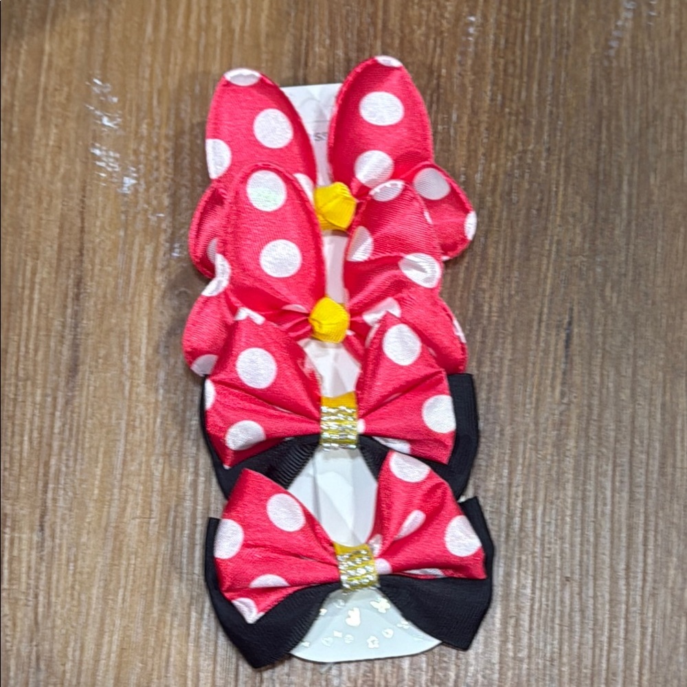 4 Pack of Little Girls Polka Dot Hair Clips (NWT)
